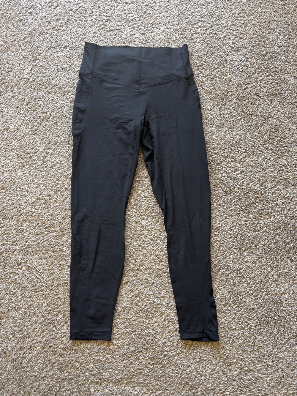 NWOT HALARA Black High-Rise Performance Leggings